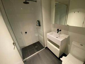 Central Haven Cozy 1BR with GYM