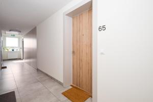 Metro Natolin 10th Floor Apartment by BookingHost