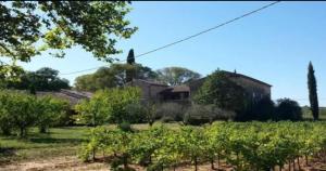 Mas des Pelissiers Chambre & Table dhote