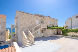 Apartments Bezmalinović 2