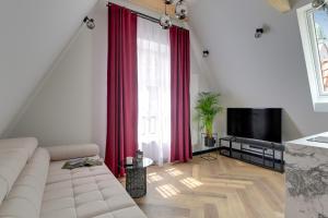 Old Town Chlebnicka Attic by Downtown Apartments