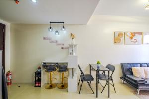 Pioneer Woodlands Tower 5 Unit 33-Q