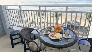 Apto Frente Praia Familiar