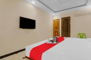 Super Guest House O R R INN