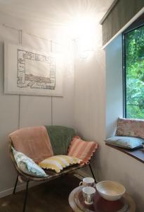 COUETTE et CAFÉ CHEZ ADRIEN