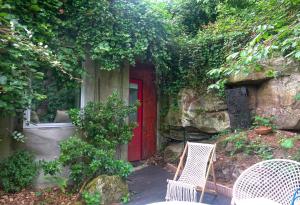 COUETTE et CAFÉ CHEZ ADRIEN