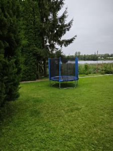 Dom nad jeziorem, własna linia brzegowa, łódka, rower wodny na wyłączność