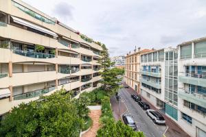 LE CHATAIGNIER avec terrasse au calme et central