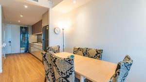 City View 3 Min Walk Mascot Station 1 Car Space