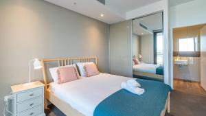 City View 3 Min Walk Mascot Station 1 Car Space