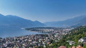 Casa Santa Barbara by HolAp SA