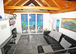 Casa Santa Barbara by HolAp SA