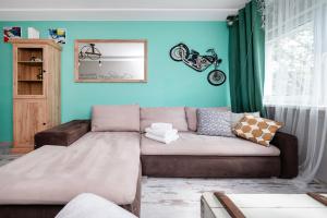 Wild and Free Urban Jungle Apartment by BookingHost