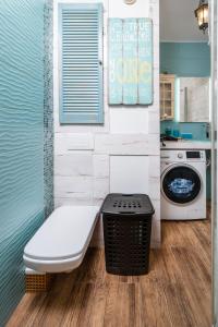 Wild and Free Urban Jungle Apartment by BookingHost