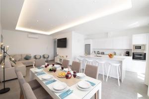 Villa Aqualava 1 by Villa Plus