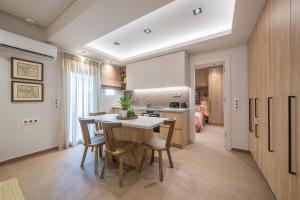 Crown Design Apt - Acropolis