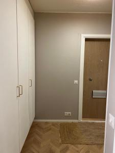 Elegantly renovated apartment with a parking space