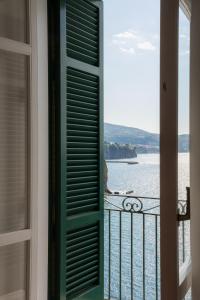 Dipintoditurchese, appartamento sul mare di Sorrento