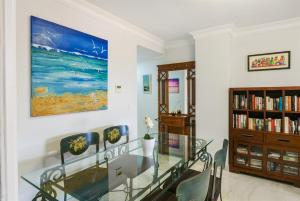 Seaview apartment with terrace by the beach