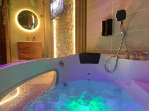 Jungle Room Jacuzzi Ambiance Tropicale