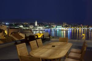 Luxury Penthouse Monriva