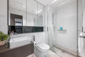 Central Kew Retreat Steps to CBD Transport Shops