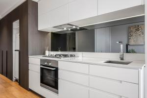 Central Kew Retreat Steps to CBD Transport Shops