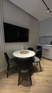 COZY APARTMENTS, Four Seasons, F4