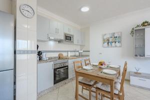 NEW Elegance by the Sea, Playa San Juan, Tenerife