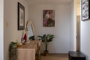 Canberra City View Apartment