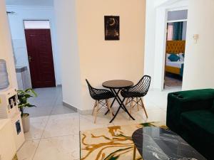 MJ Homes Mombasa - Cosy and lavish 2 bedroom apartment master ensuite unit