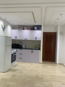 Modern Beach Pad - 1 Min from the sea!