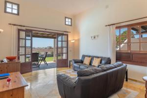 First Row Villa en La Goleta