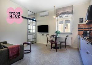 Kalwaryjska by Tyzenhauz