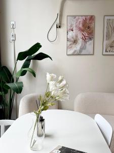 Romantic and Spacious Duplex Hongik Stn 1minute