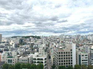 Simple and Cozy Hongik Stn 1min walk