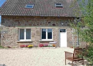 Magnolia - Cozy 3 star Cottage with heated pool and hot tub