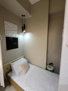 Amazing 1 5BR unit Connected to Eastwood Mall