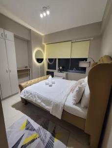 Amazing 1 5BR unit Connected to Eastwood Mall