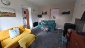 Magnolia - Cozy 3 star Cottage with heated pool and hot tub