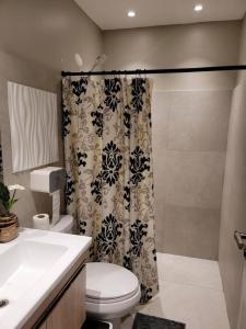 Amazing 1 5BR unit Connected to Eastwood Mall