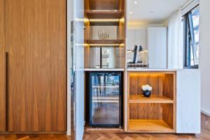 Nine Elms Balcony & Views Modern 2-Bed, 2-Baths