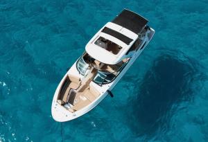 2 hrs private cruise on Sea Ray 350 SLX