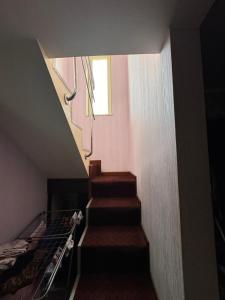 Двокімнатний будинок в тихому районі