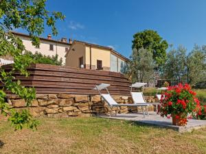 Countryside Home in Arezzo with Pool