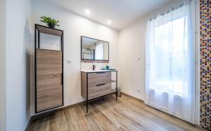 Gite des Troix Ptites Noix - Family 9 People Garden Games Close to Cluny Vignoble