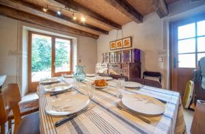 Gite des Troix Ptites Noix - Family 9 People Garden Games Close to Cluny Vignoble