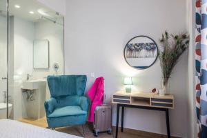 Elegant, Spacious and hitech apt at Koukaki