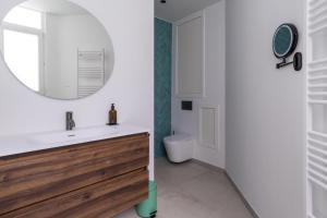 Modern Antwerp Getaway App - Heart d Anvers