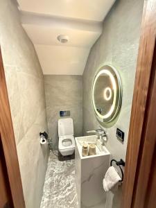 Luxurious Boho-Styled Duplex - Rooftop Sky Pool